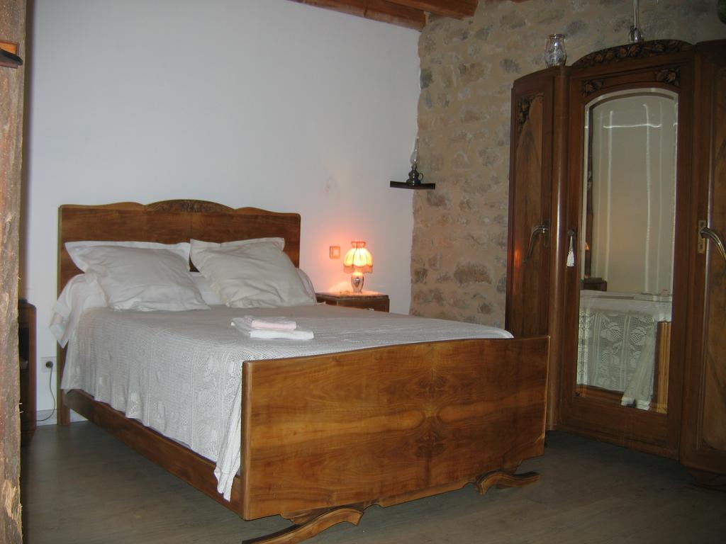 La Ferme Des Genets Bed and Breakfast Medeyrolles Buitenkant foto